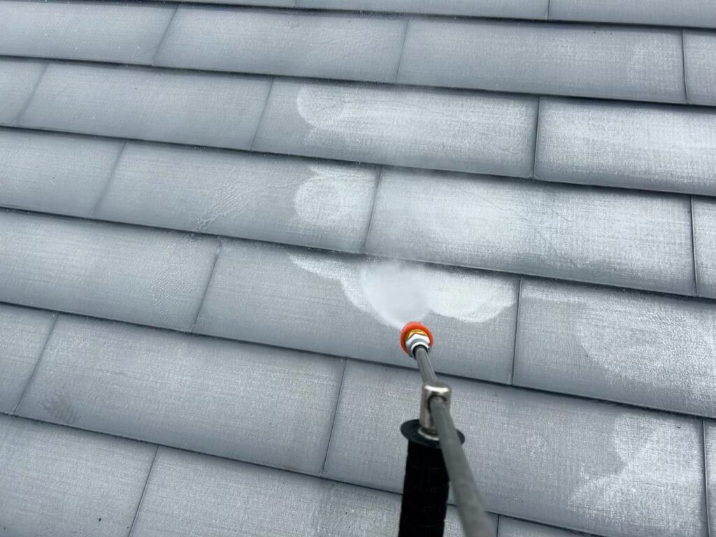 屋根塗装　高圧洗浄