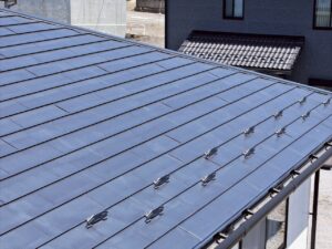 屋根塗装　ガルバリウム鋼板　施工後