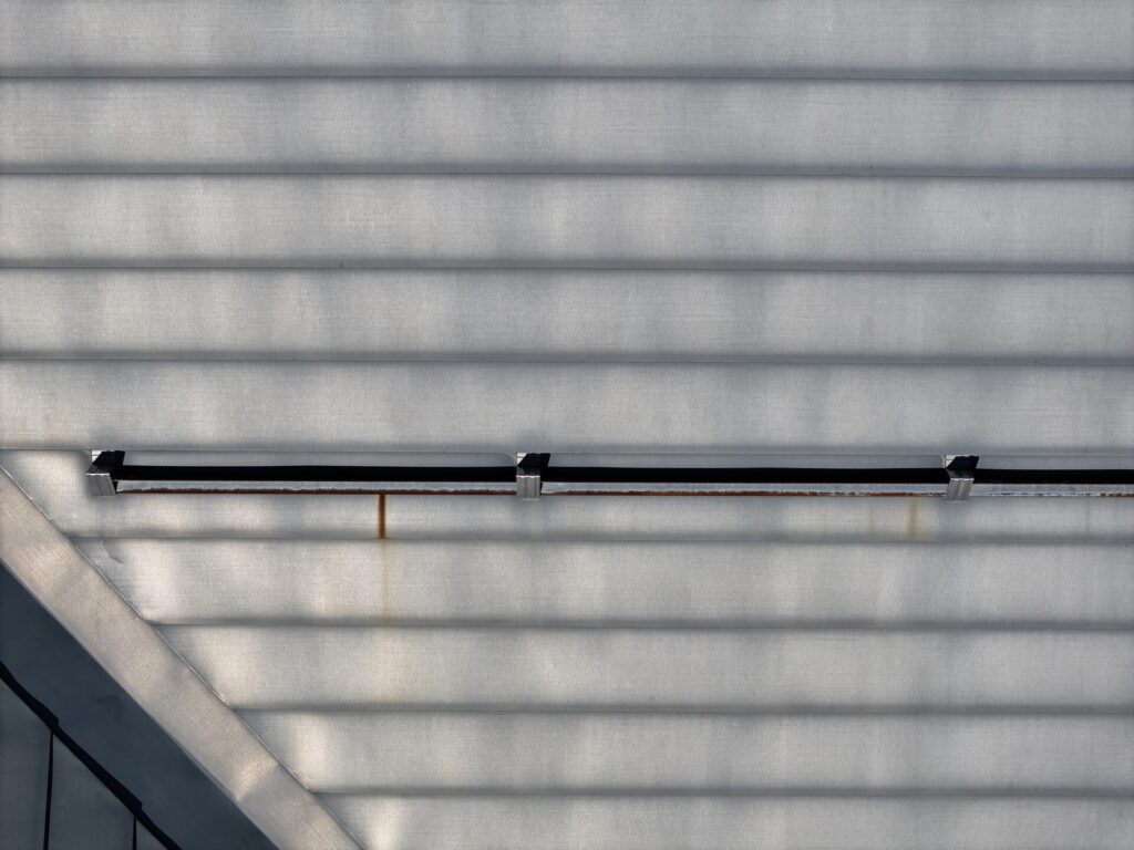 屋根の色褪せ