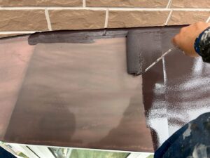 外壁塗装　施工中　庇塗装