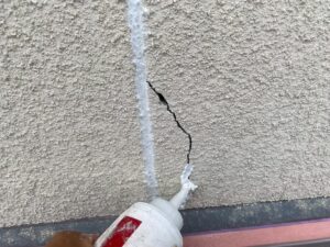 伊那市モルタルひび割れ補修